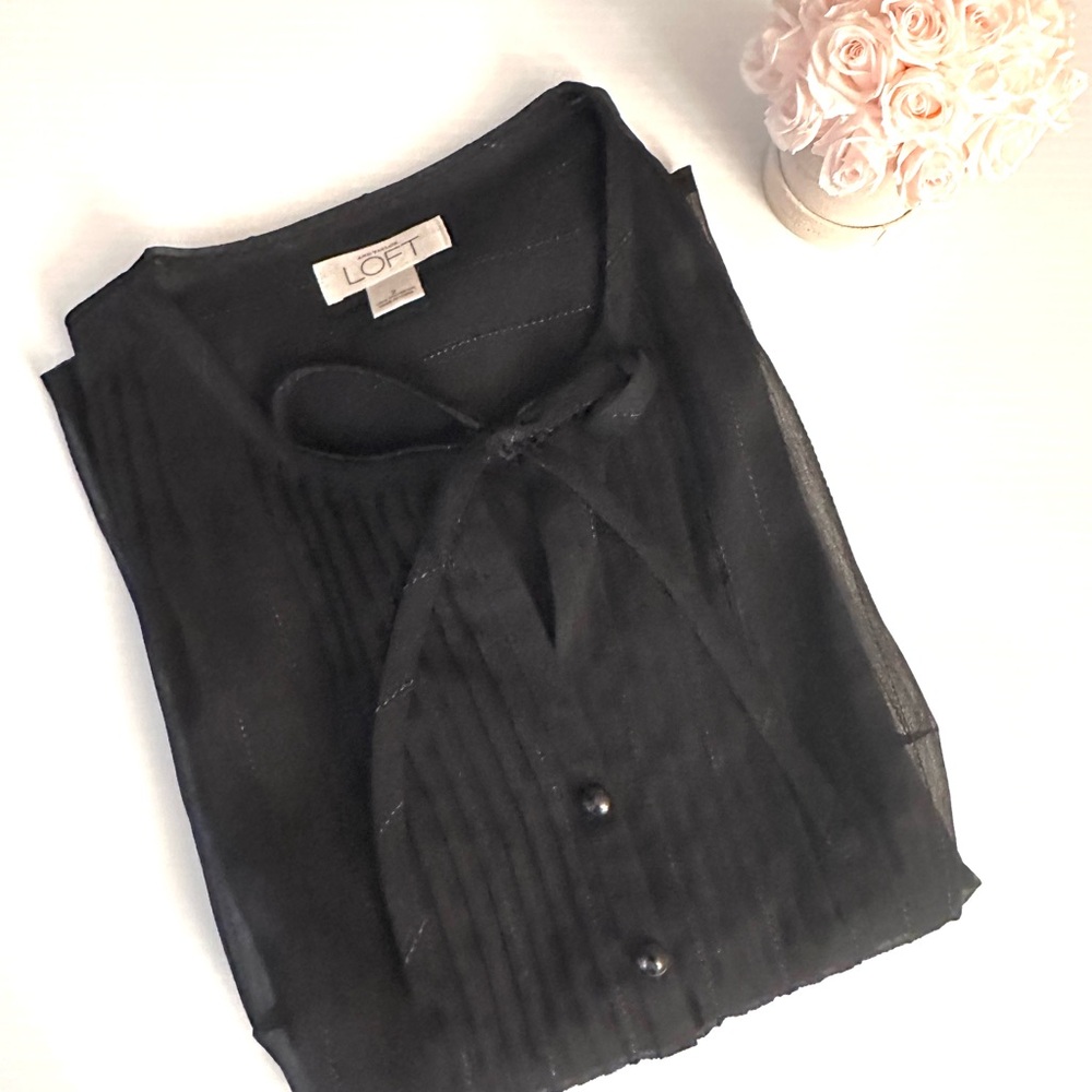EUC LOFT Tie Front Blouse